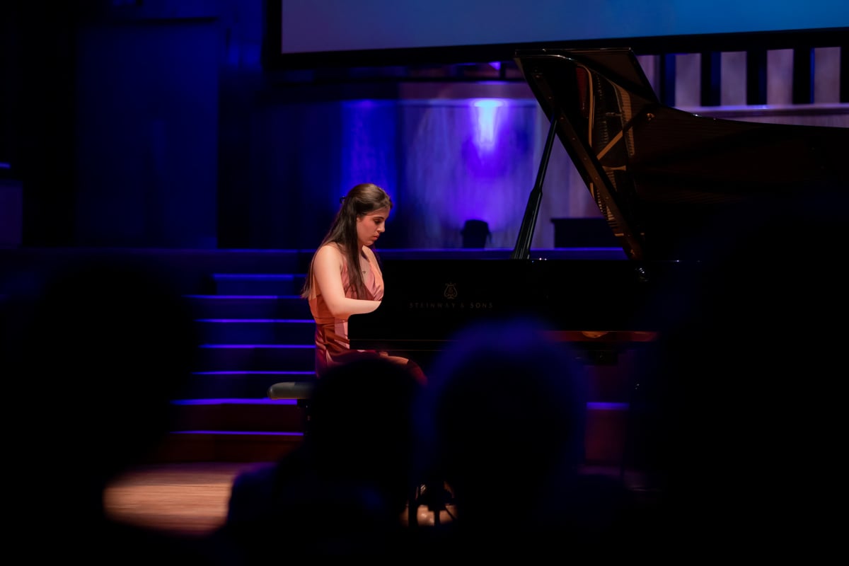 Naomi Rofagha - Piano